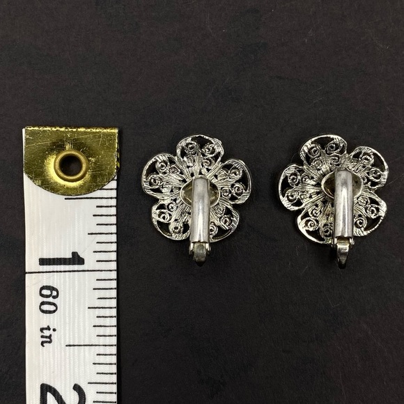 VINTAGE AMETHYST STONE Center FLOWER FILIGREE SPIRAL Designed Clip On Earrings - Picture 10 of 10